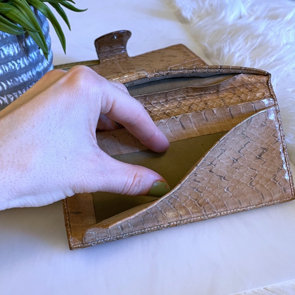 Vintage brown snake skin leather trifold wallet - Picture 8 of 12